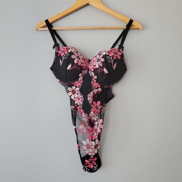 Victoria's Secret Vintage Y2K Black Pink Floral Mesh Thong Bodysuit Womens 34C - Picture 1 of 9